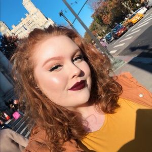 Meet your Posher, Chloe